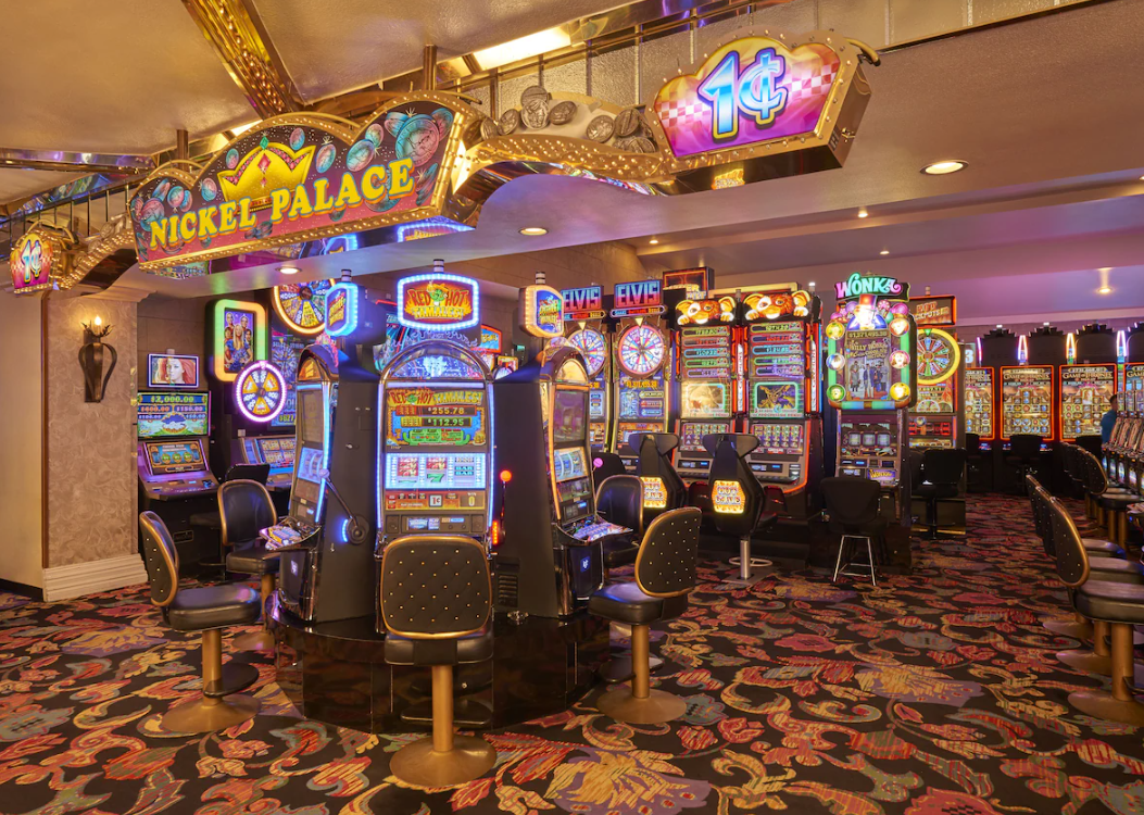 Luxury and excitement - only at Four Queens Hotel and Casino
